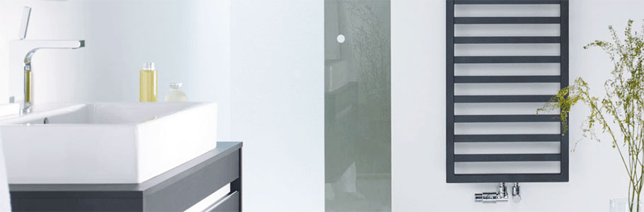 Водяной полотенцесушитель в ванной